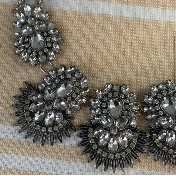 Elegant Faux Silver Statement Necklace - Picture 2 of 4